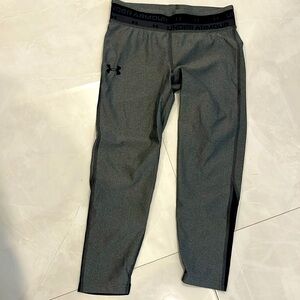 UA motion crop leggings